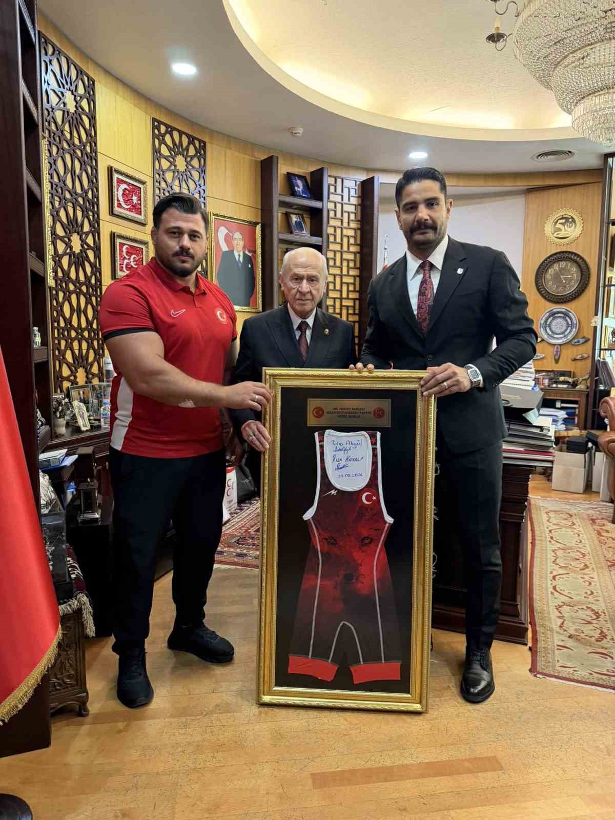 Taha Akgül ve Rıza Kayaalp’ten MHP Lideri Bahçeli’ye ziyaret