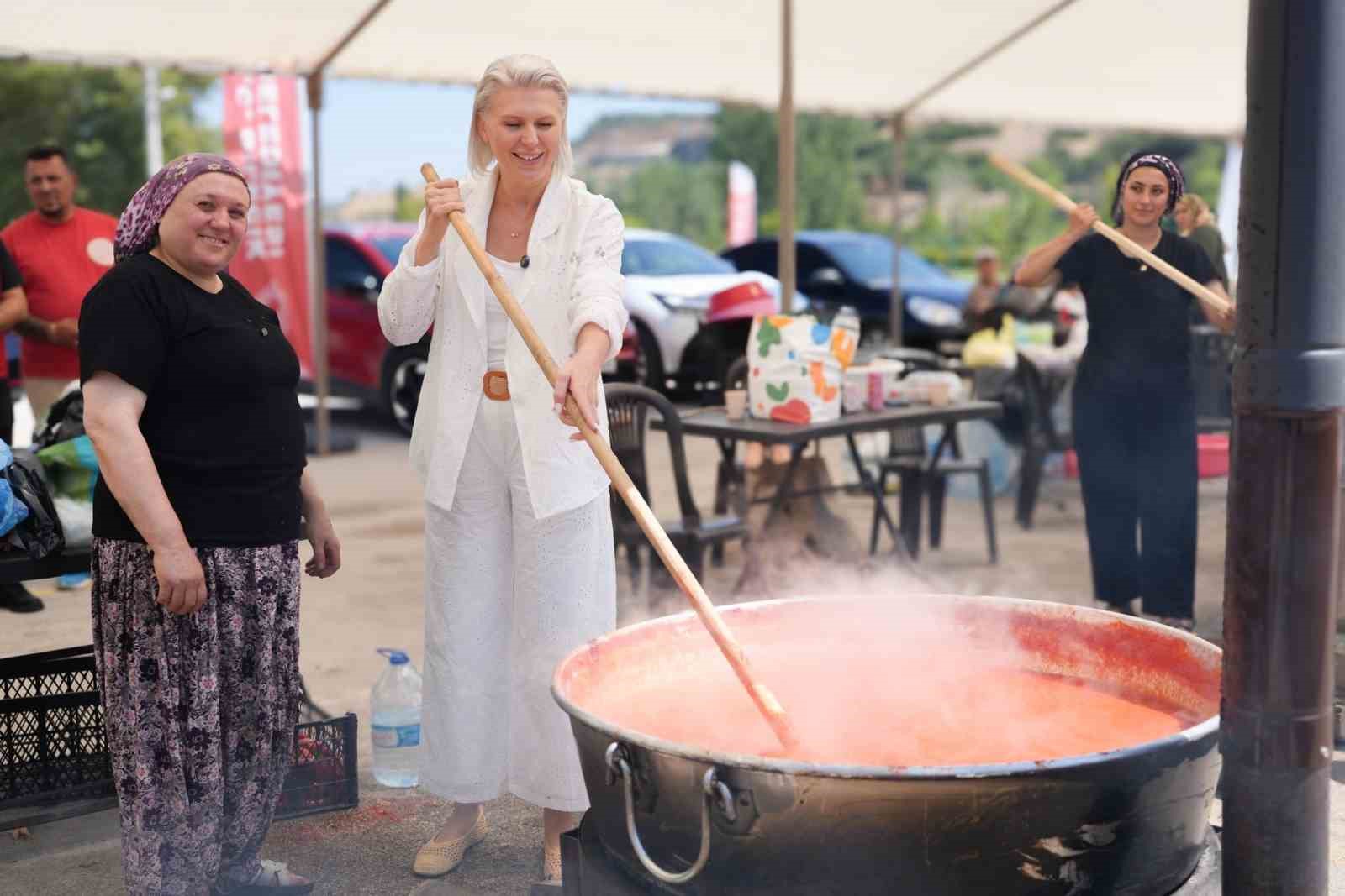 Salça kazanları kaynamaya başladı