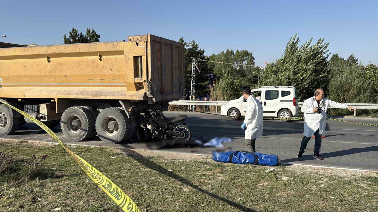 Sivas’ta feci kazada hayatını kaybeden genç son yolculuğuna uğurlandı