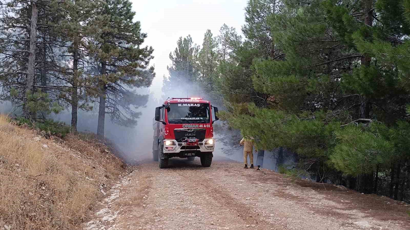 Yıldırım düştü, 2 farklı noktada yangın çıktı