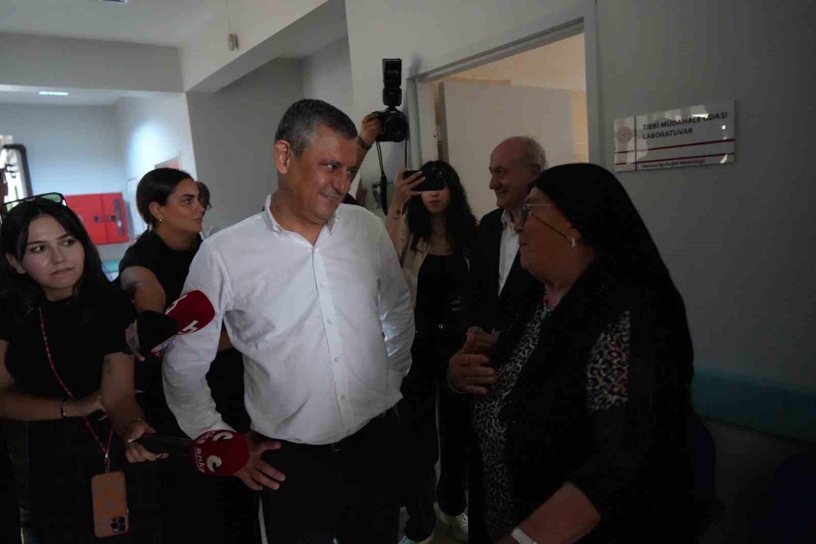 Özgür Özel ile vatandaş arasında Kılıçdaroğlu diyaloğu: Gülerek yanıtladı