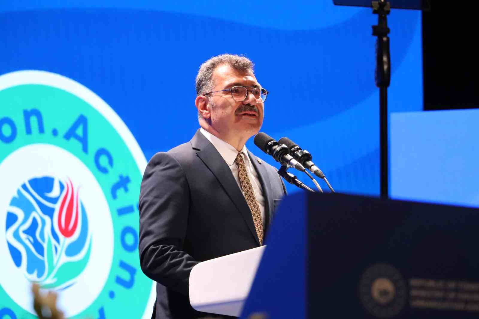 Bakan Kurum Demokrasi ve Özgürlükler Adası’nda konuştu: "Sözün eyleme dönüşmesi gereken zaman dilimindeyiz"