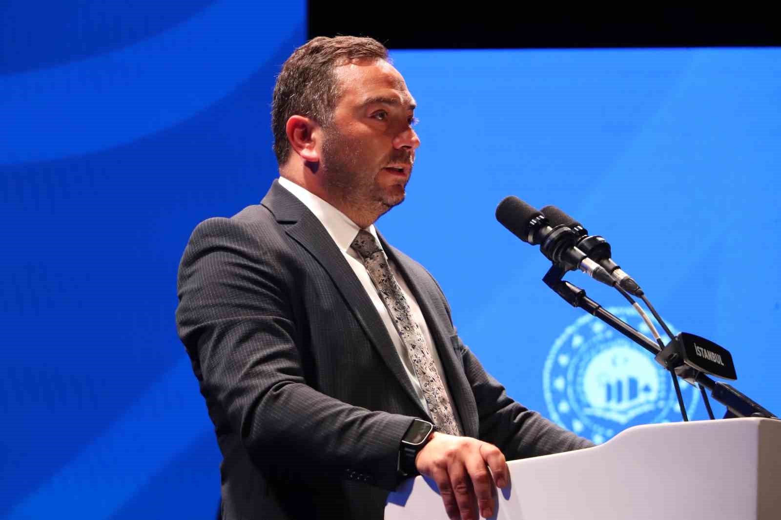 Bakan Kurum Demokrasi ve Özgürlükler Adası’nda konuştu: "Sözün eyleme dönüşmesi gereken zaman dilimindeyiz"