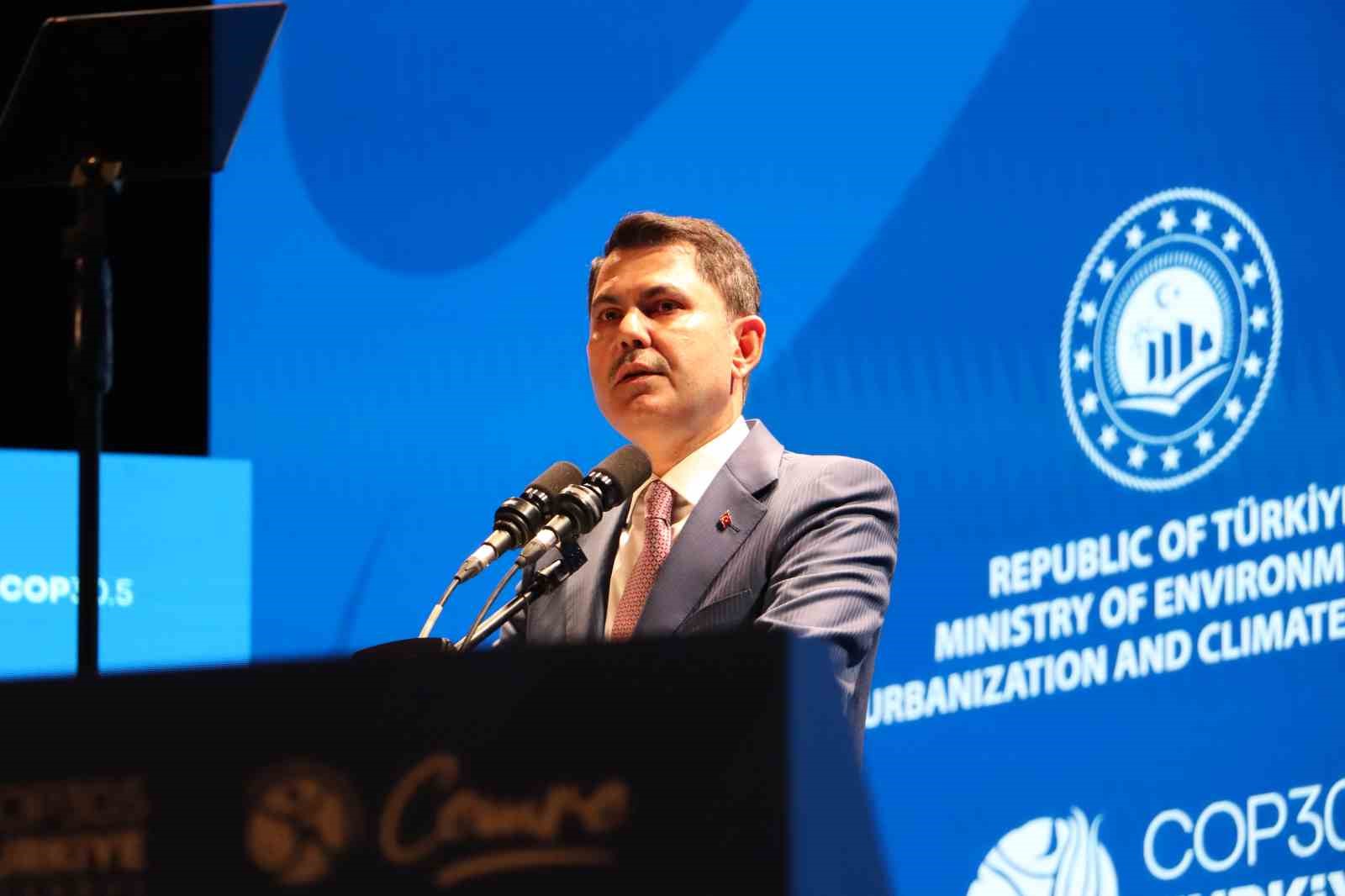 Bakan Kurum Demokrasi ve Özgürlükler Adası’nda konuştu: "Sözün eyleme dönüşmesi gereken zaman dilimindeyiz"