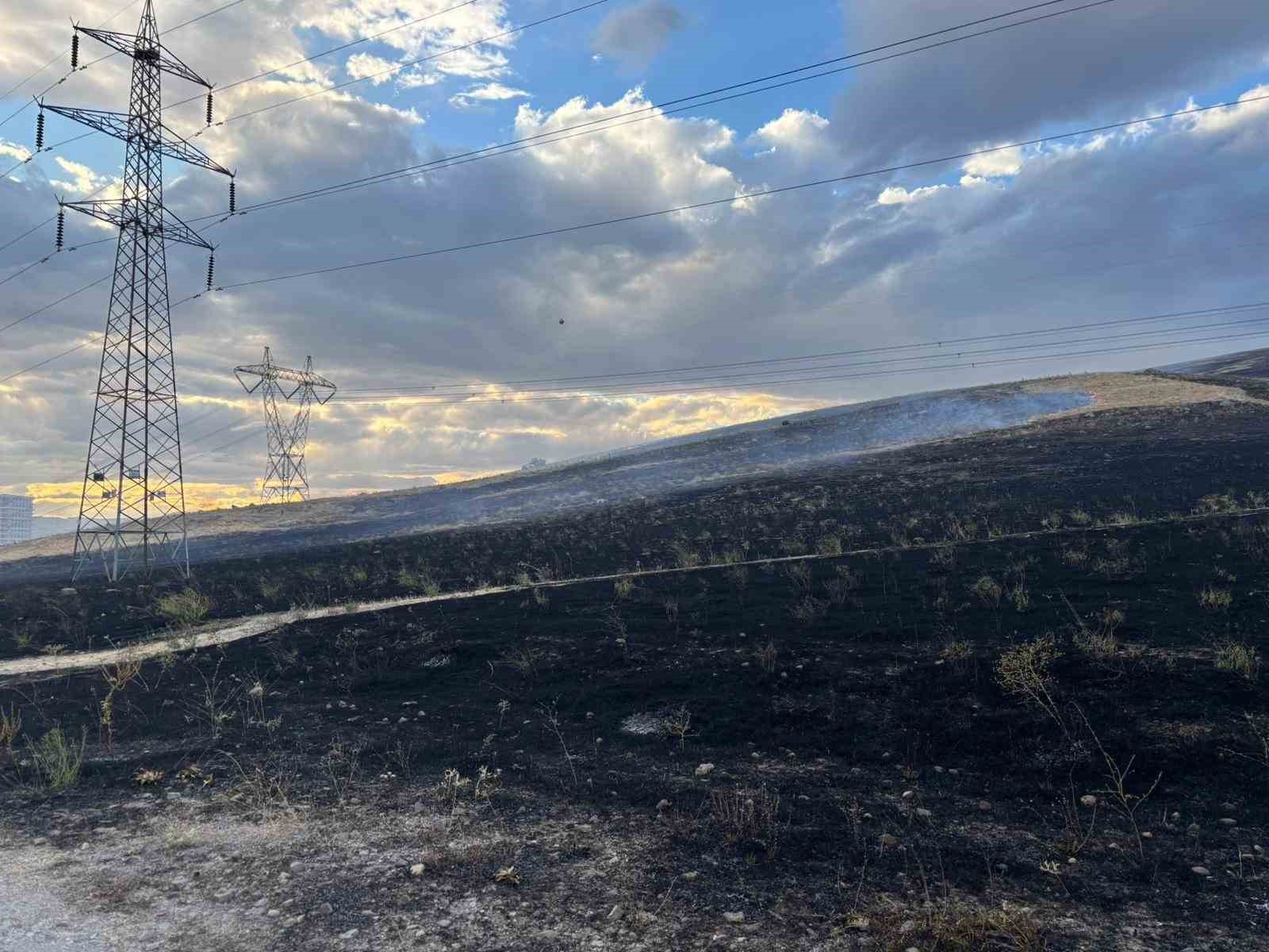 Ankara’da otluk alanda çıkan yangın kontrol altına alındı