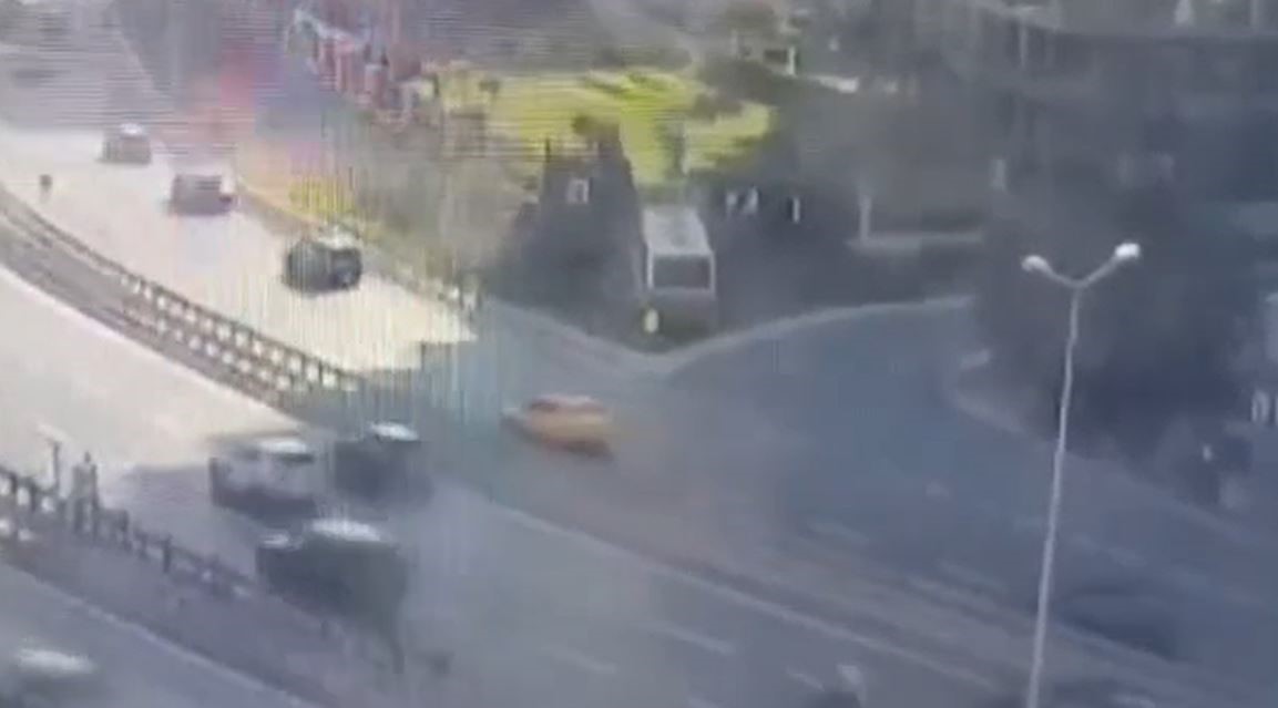 Zeytinburnu’nda İETT otobüsü duvara çarptı: 1 ölü, 17 yaralı