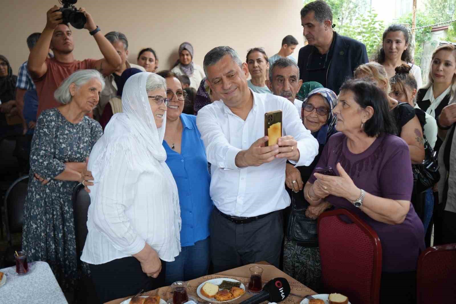 Özgür Özel: "Biz bu milletin önünde soruları yanıtlamak, masumiyetimizi kanıtlamak istiyoruz"