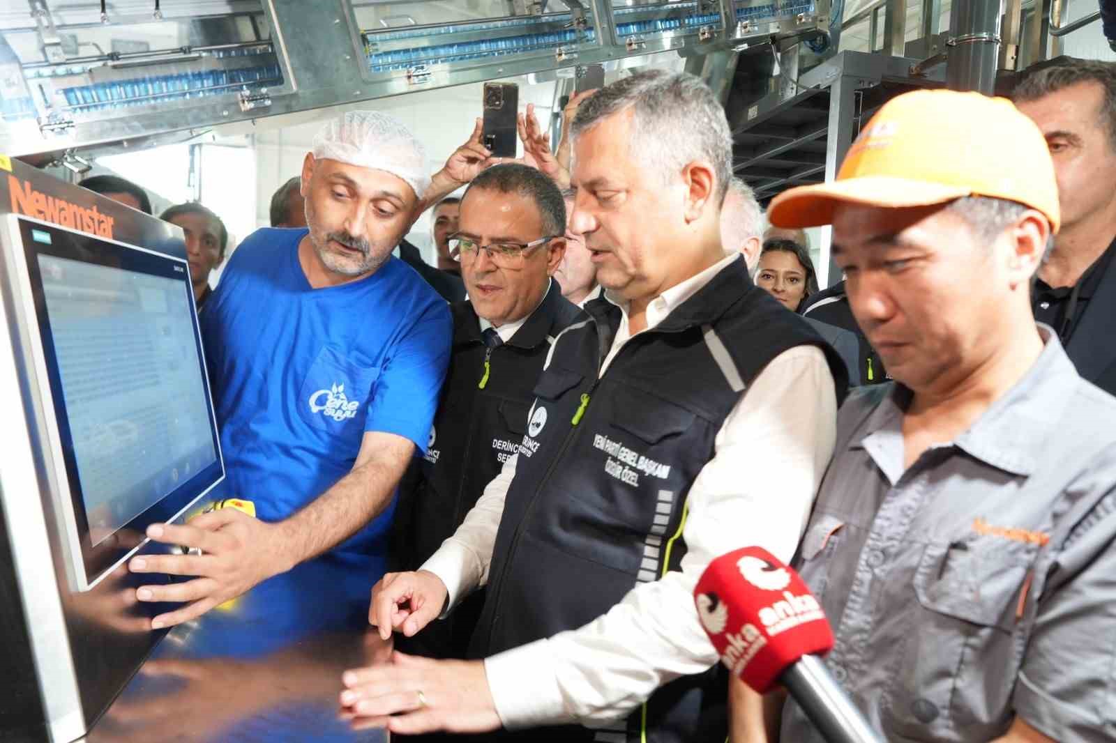 Özgür Özel: "Biz bu milletin önünde soruları yanıtlamak, masumiyetimizi kanıtlamak istiyoruz"