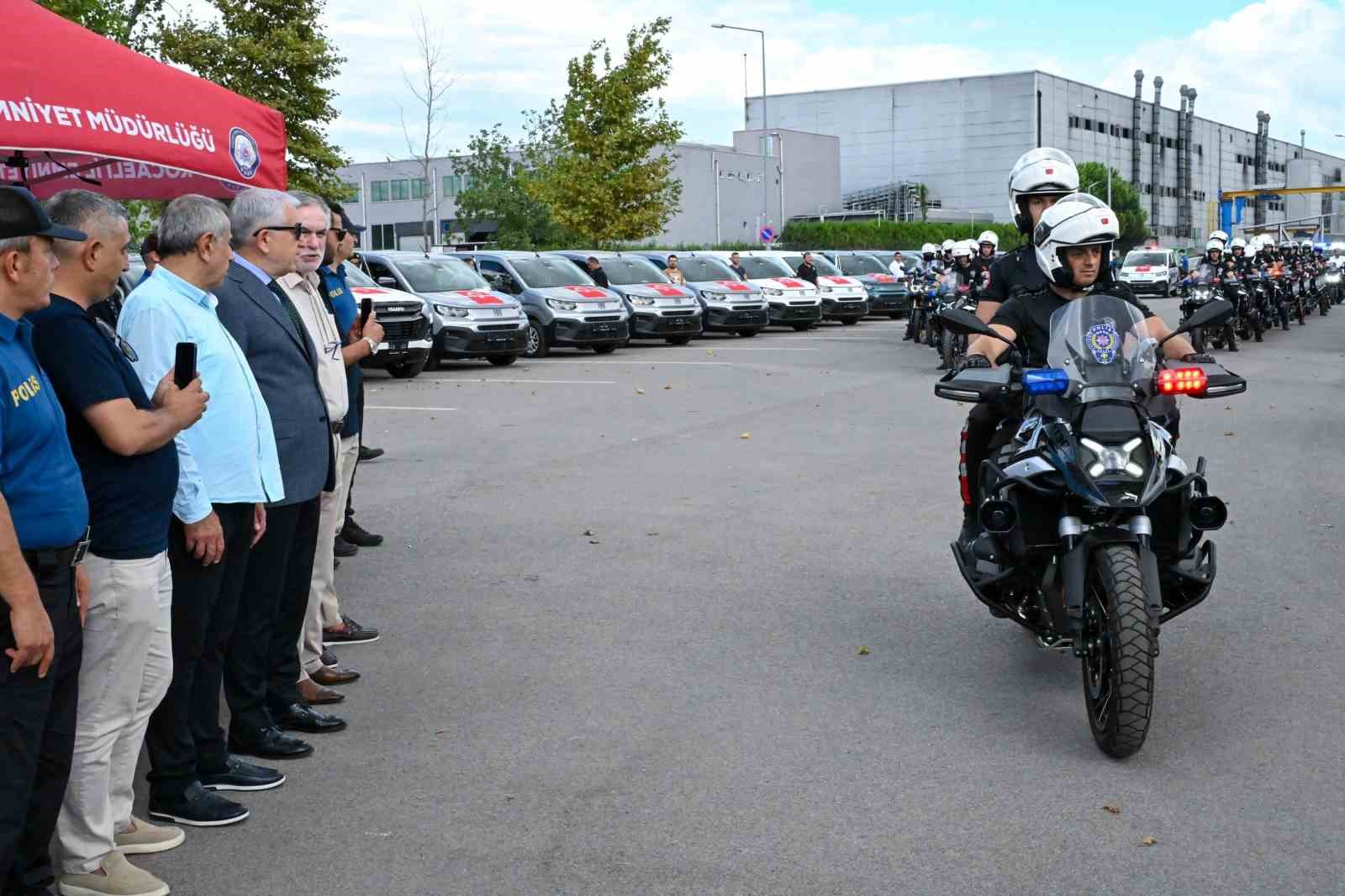 Kocaeli İl Emniyet Müdürlüğü filosuna 74 yeni araç katıldı