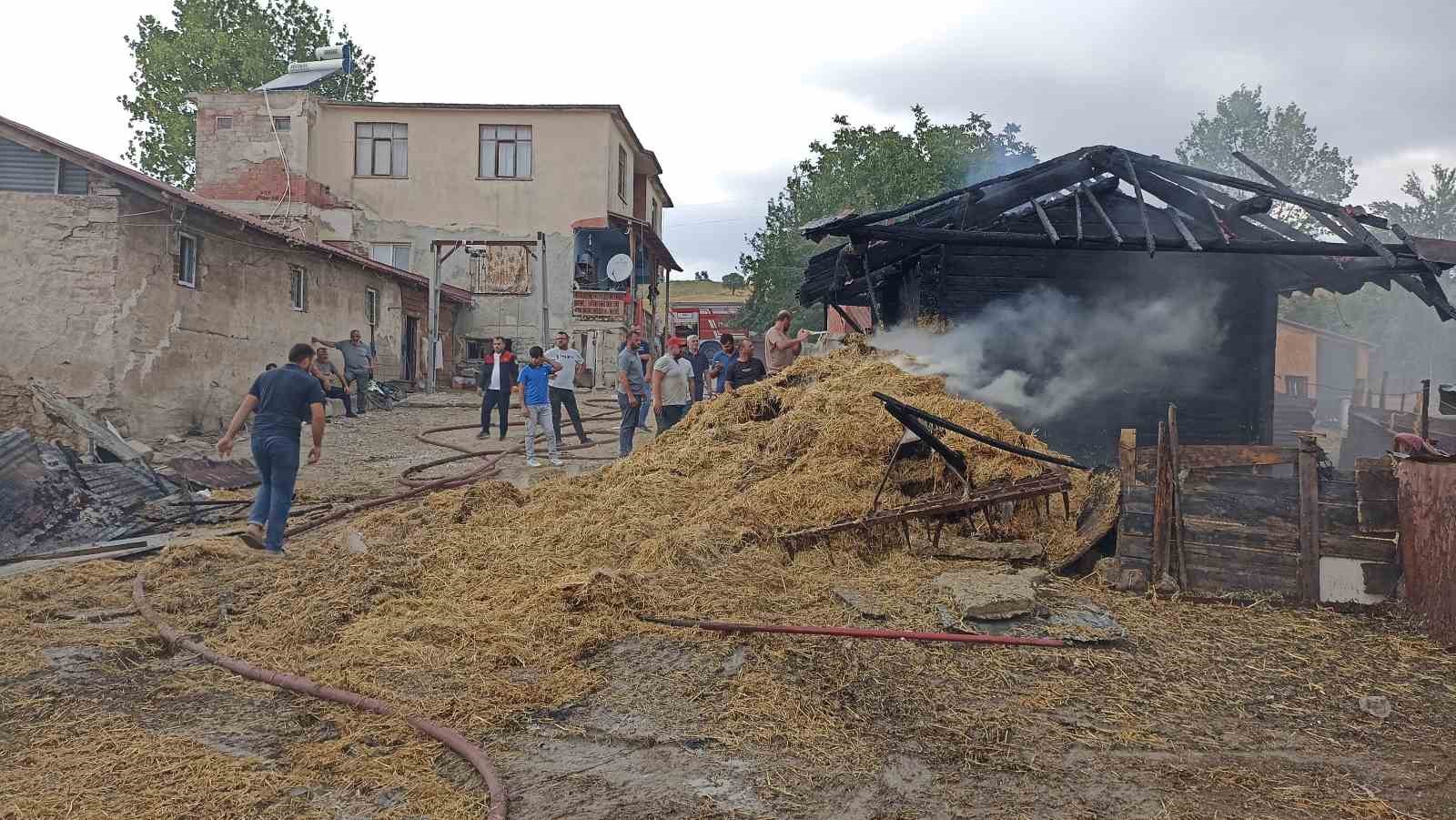 Samsun’da ambarda yangın: 7 ton buğday küle döndü