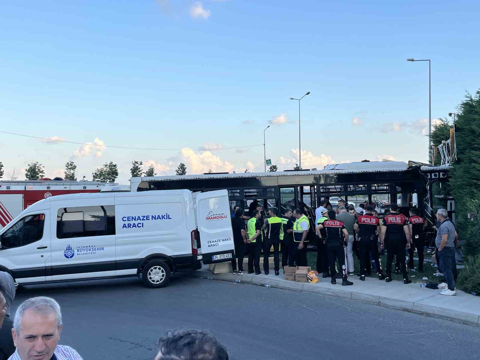 Zeytinburnu’ndaki İETT kazasında ölü sayısı 2’ye yükseldi