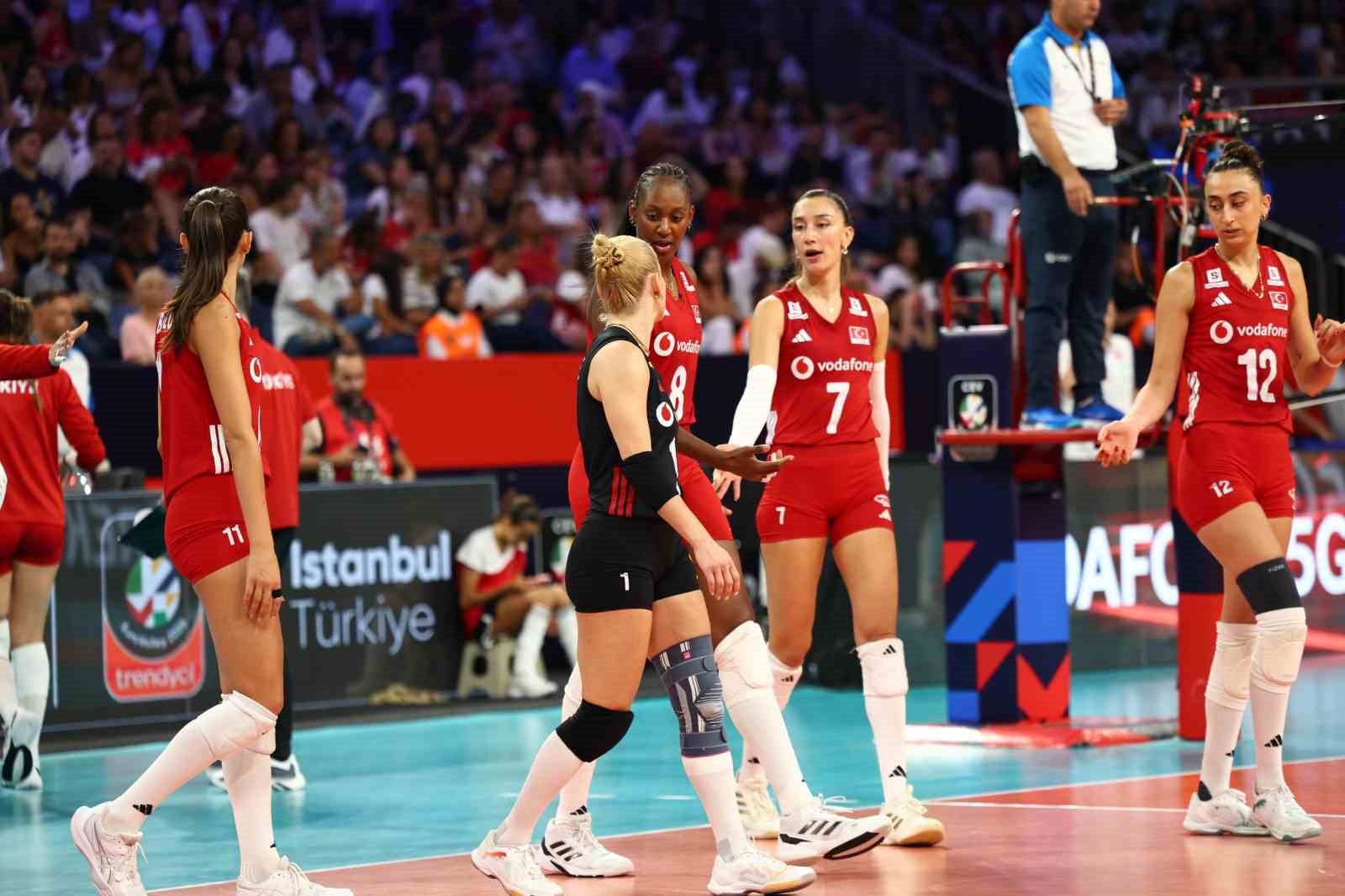 2026 CEV Avrupa Voleybol Şampiyonası: Türkiye: 2 - Polonya: 3
