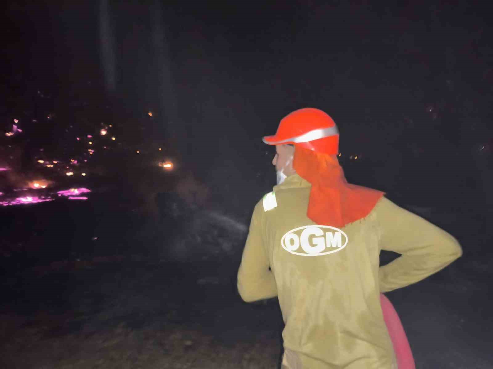 Fethiye’deki orman yangını evlere sıçradı, tahliye çalışmaları sürüyor