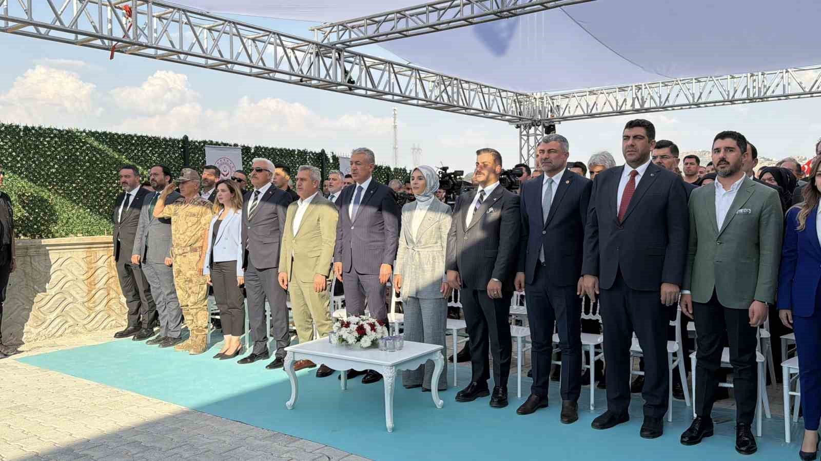 Bakan Göktaş, Mardin’de Hasan Keleşoğlu Çocuk Evleri Sitesi açılış törenine katıldı