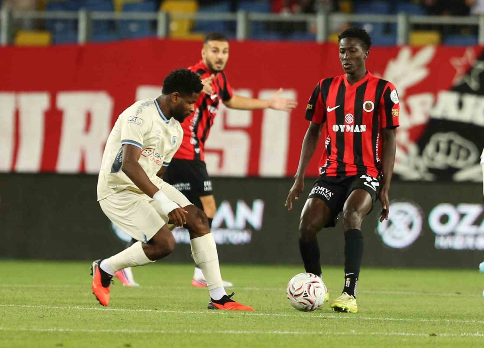 Trendyol Süper Lig: Gençlerbirliği: 0 - Erzurumspor FK: 0 (İlk yarı)