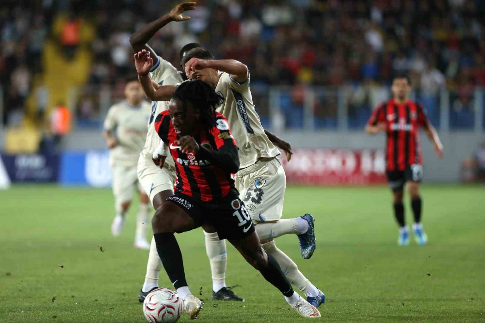 Trendyol Süper Lig: Gençlerbirliği: 0 - Erzurumspor FK: 0 (İlk yarı)