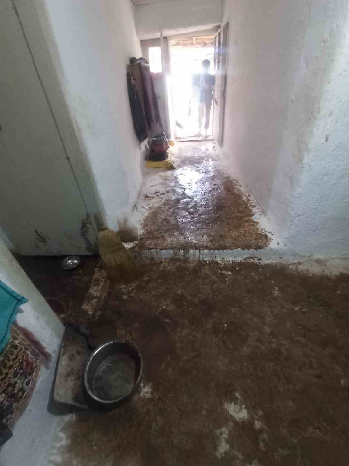 Bozkır’da sağanak ve dolu etkili oldu