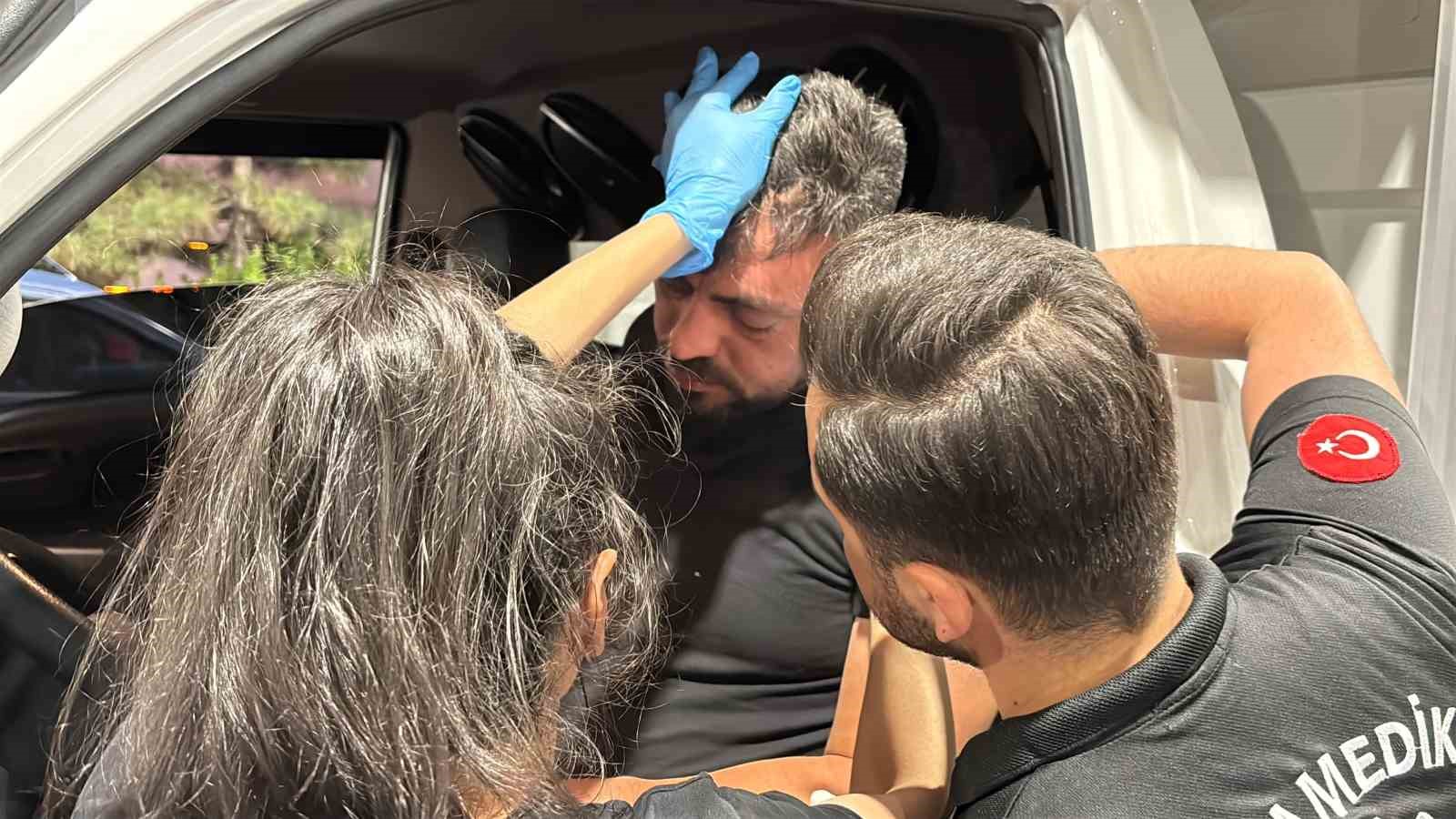 Yasal sınırın 11 katı üzerinde alkollü sürücü akaryakıt alırken direksiyonda sızdı... İlginç anlar kamerada