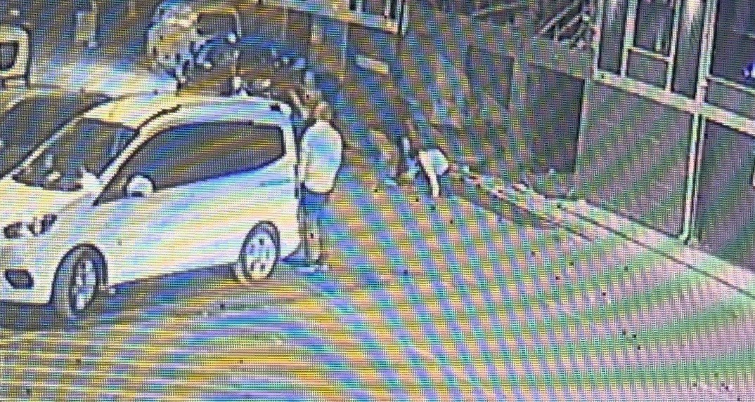 Araç ticareti silahlı kavgaya döndü... O anlar kamerada