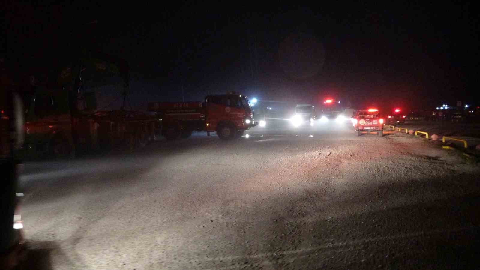 Antalya Balıkçı Barınağı’nda yangın: 20’den fazla tekne küle döndü