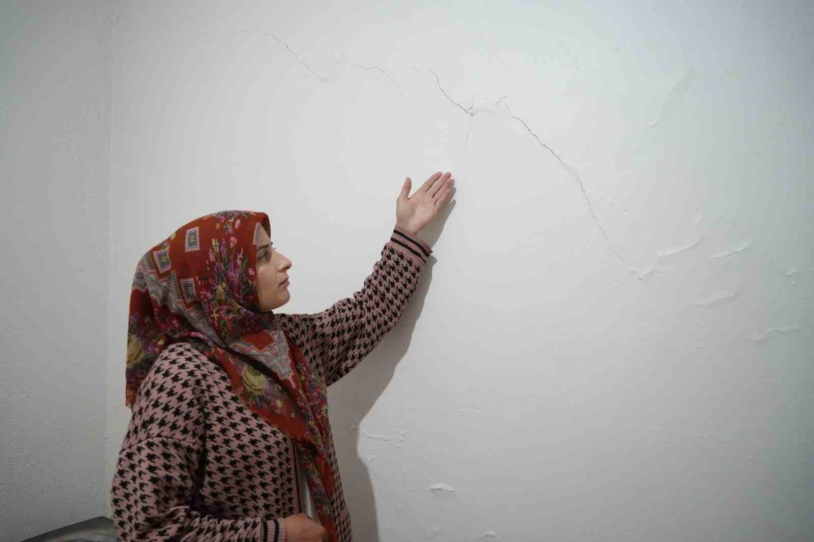 Bayburt’ta bir yıldır evlerden su çıkıyor: Duvarlar çatladı, aileler tedirgin