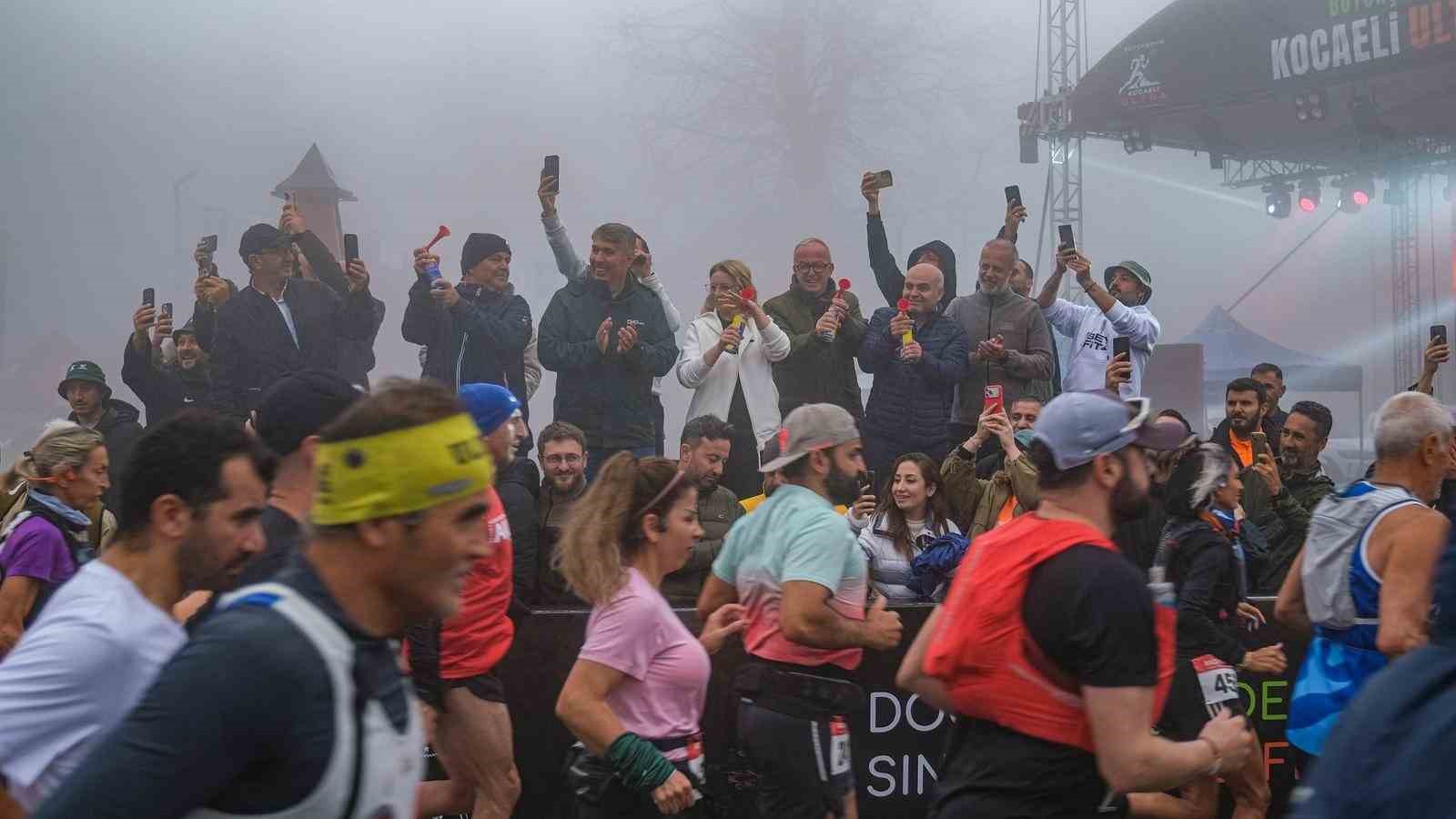 Sis altında 905 sporcudan nefes kesen mücadele