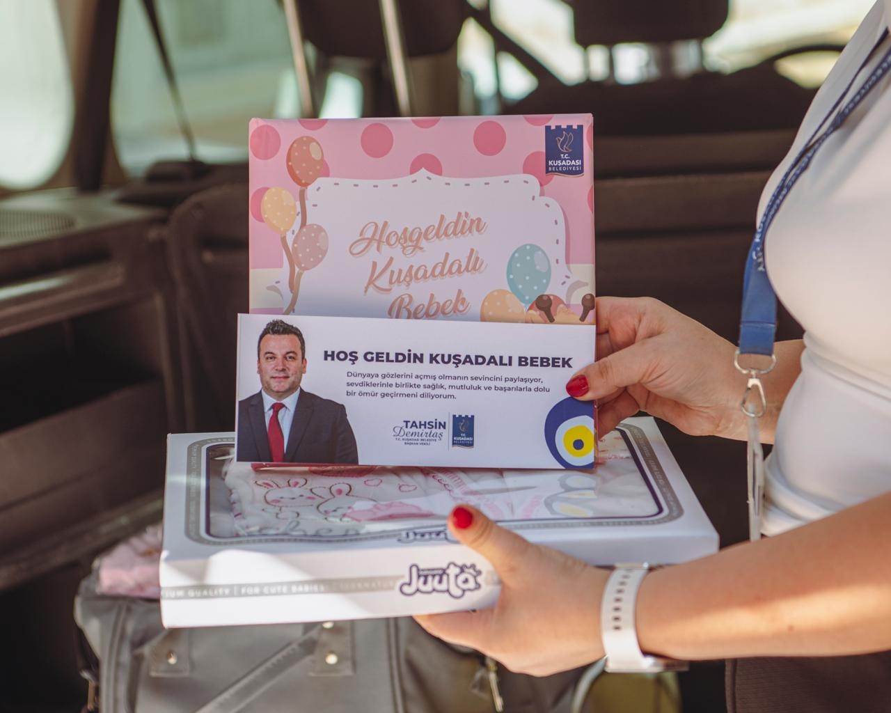 Kuşadası Belediyesi 8 ayda 115 bebeğin sevincine ortak oldu