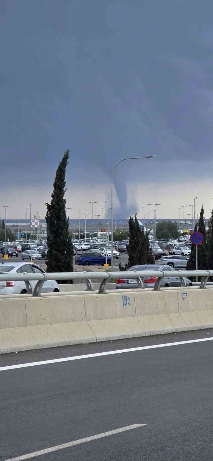 KKTC’de şiddetli yağış, dolu ve fırtınaya karşı turuncu alarm
