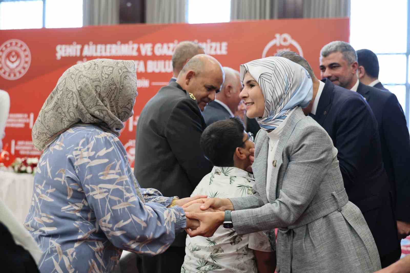 Bakan Göktaş, Mardin’de şehit aileleri ve gazilerle vefa buluşmasında bir araya geldi
