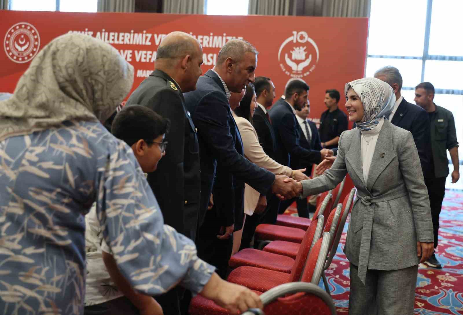 Bakan Göktaş, Mardin’de şehit aileleri ve gazilerle vefa buluşmasında bir araya geldi