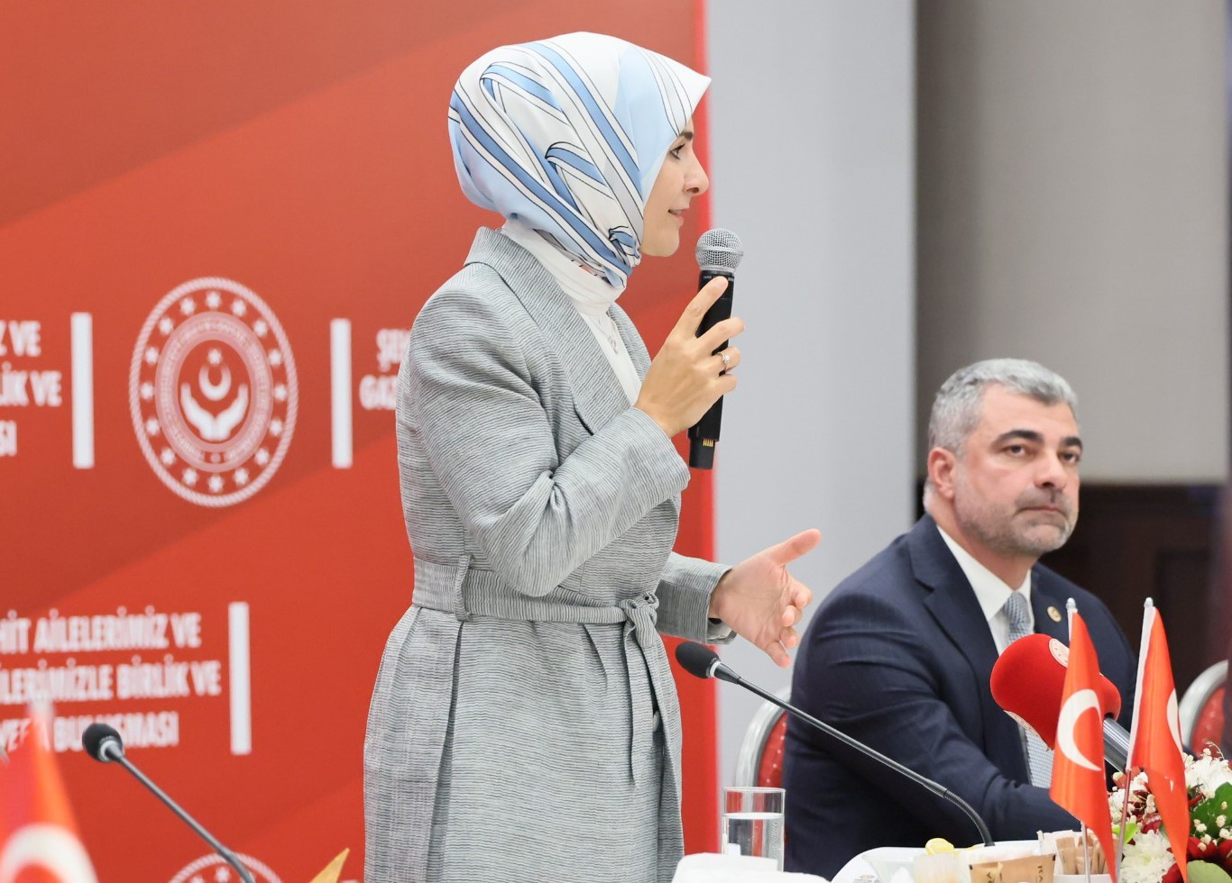 Bakan Göktaş, Mardin’de şehit aileleri ve gazilerle vefa buluşmasında bir araya geldi