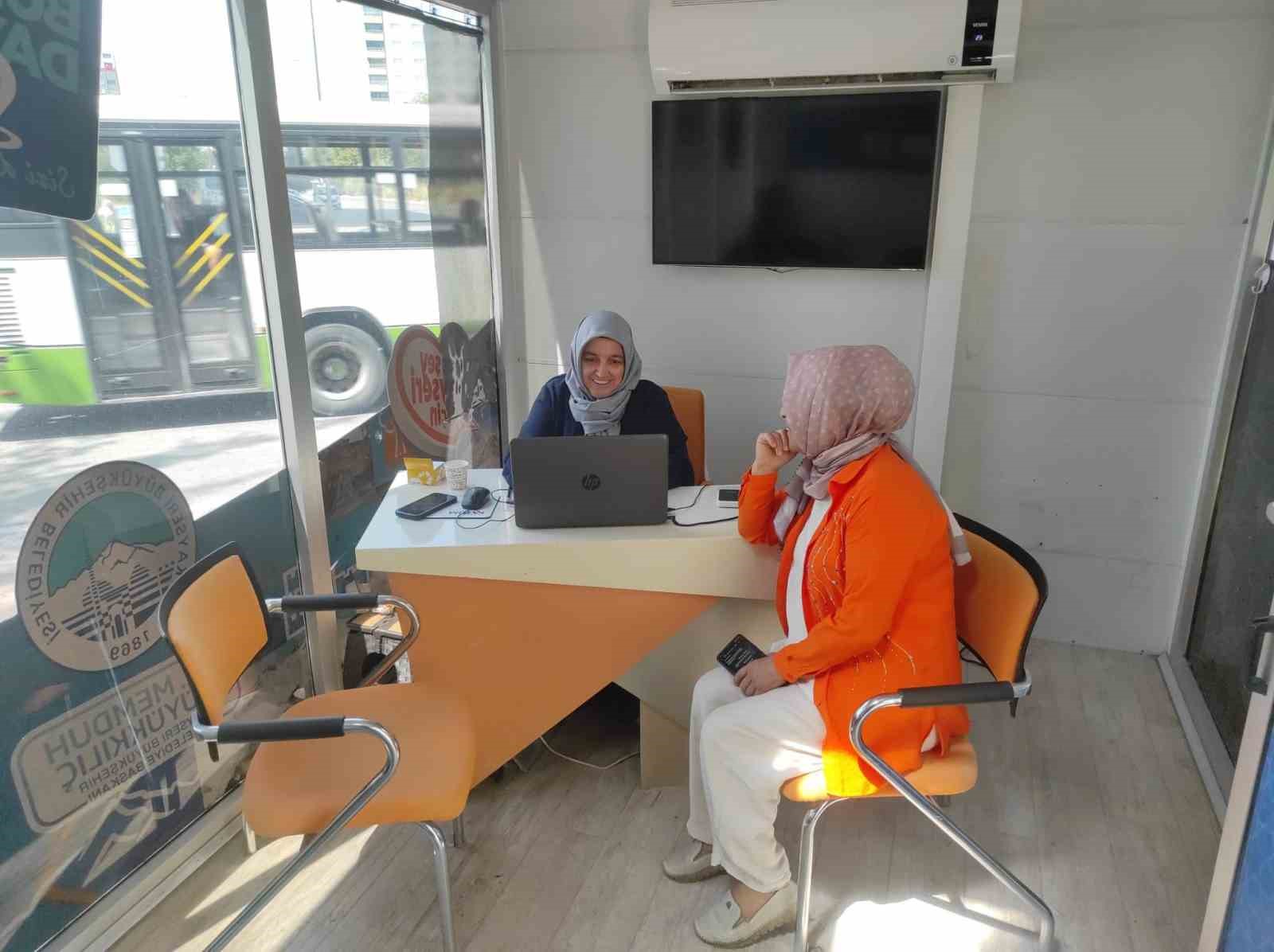 Mobil Beyaz Masa vatandaşın taleplerini dinliyor