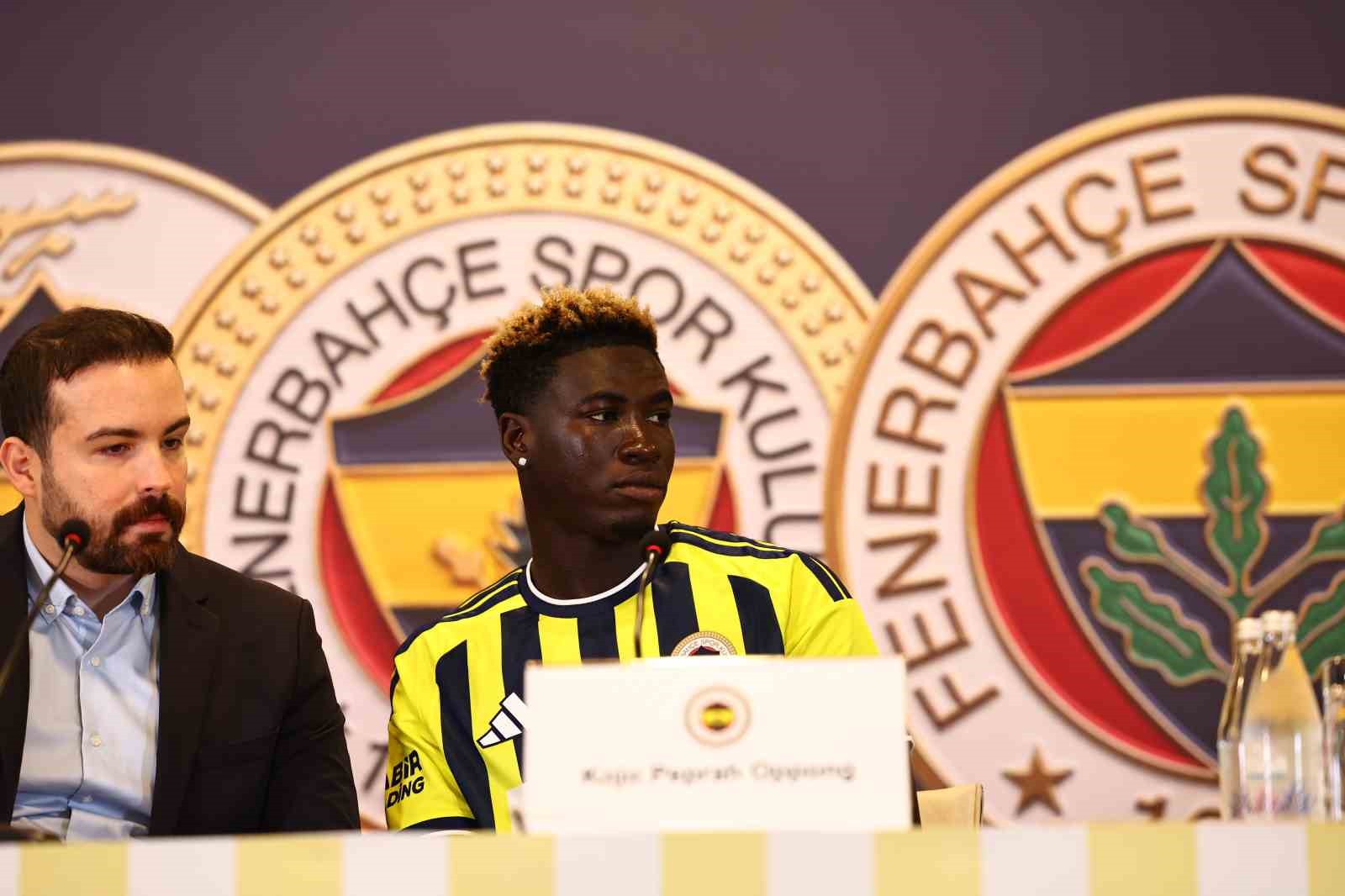 Fenerbahçe, Kojo Peprah Oppong için imza töreni düzenledi