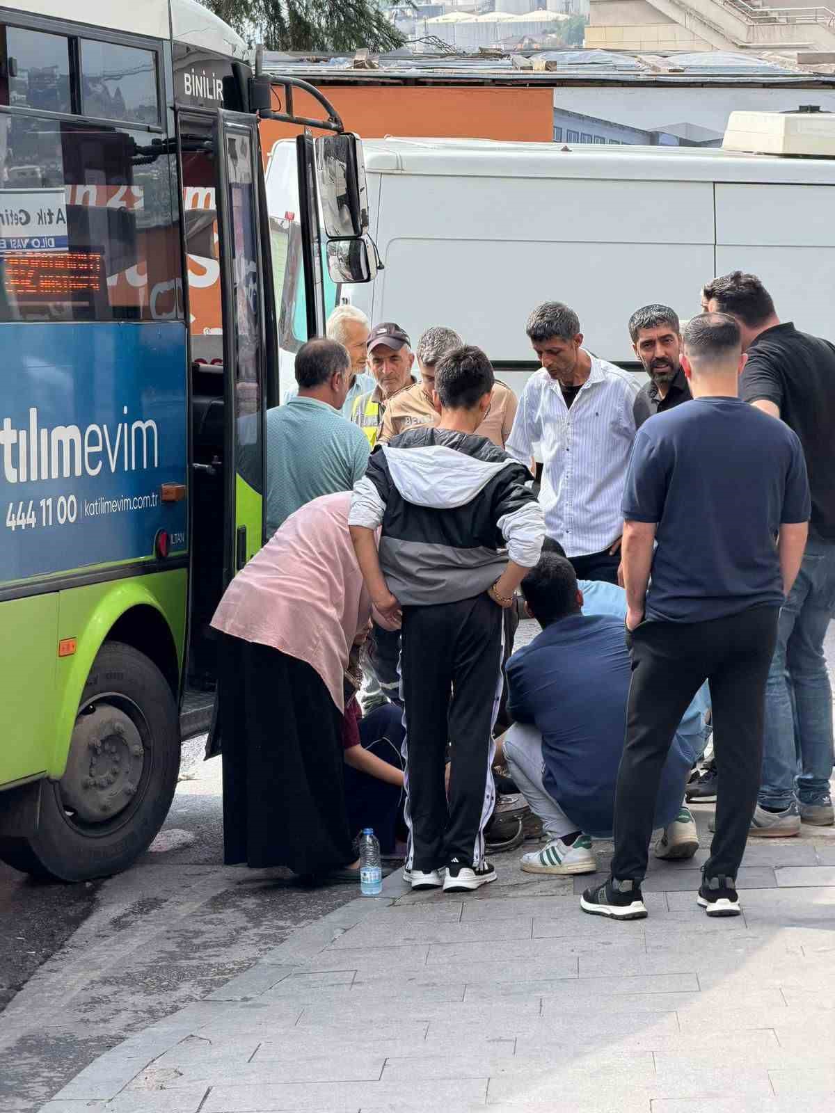 Yaşlı kadını darp edip polise kaza yaptırdı