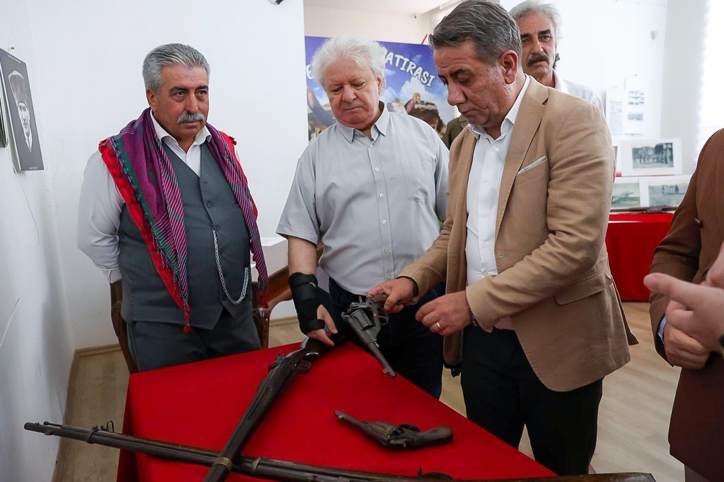 Efeler’de "Zaferden Kurtuluşa" sergisi tarihe ışık tutuyor