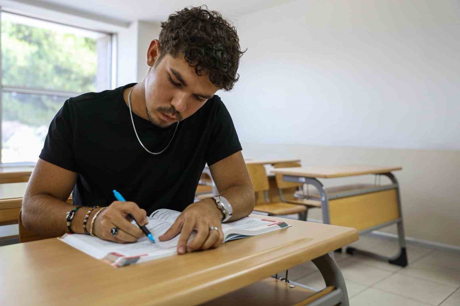 Gençler Büyükşehir’le üniversiteli oldu