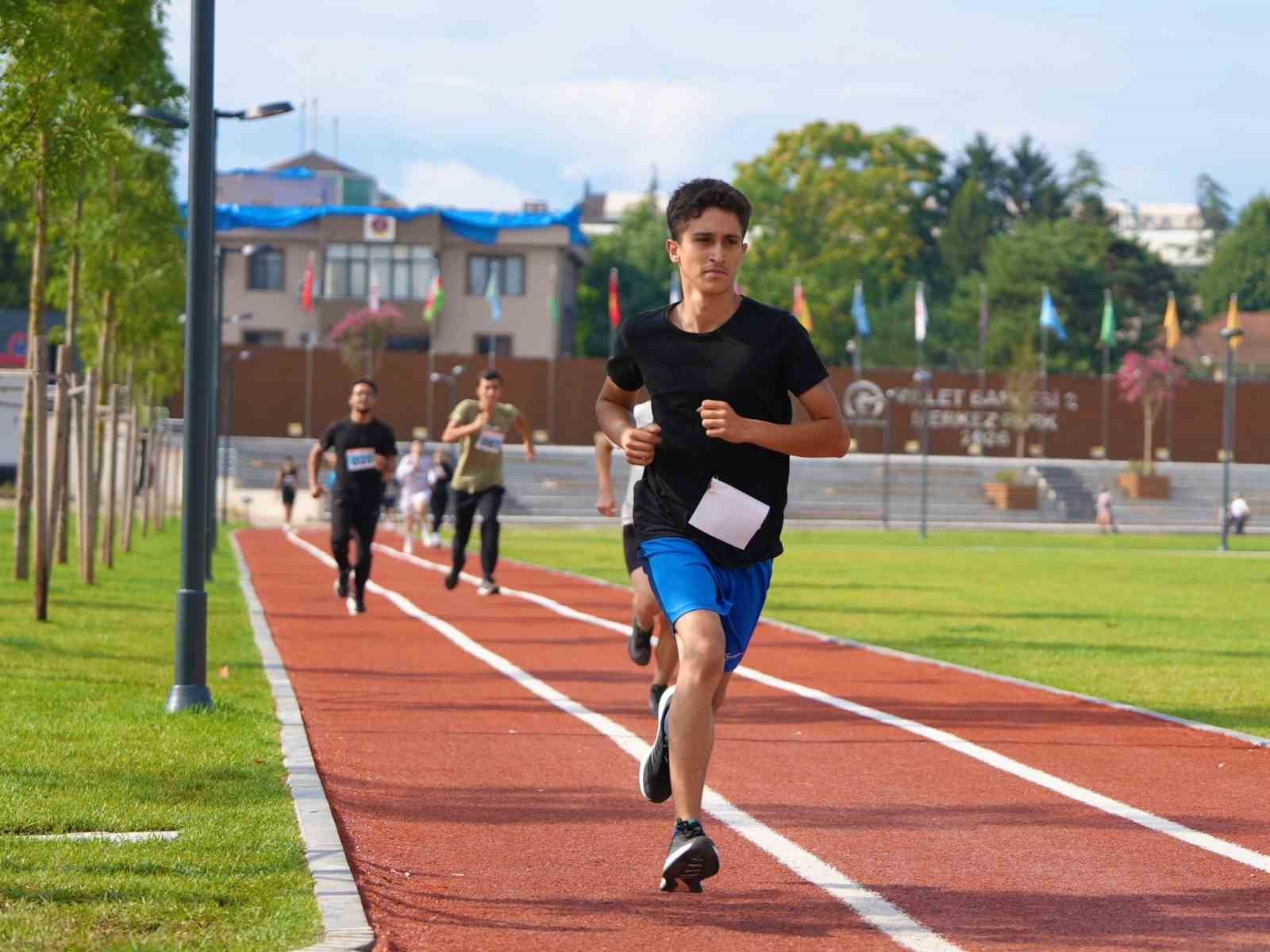 Düzce’de 2 kilometrelik parkurda "Zafer" için koştular