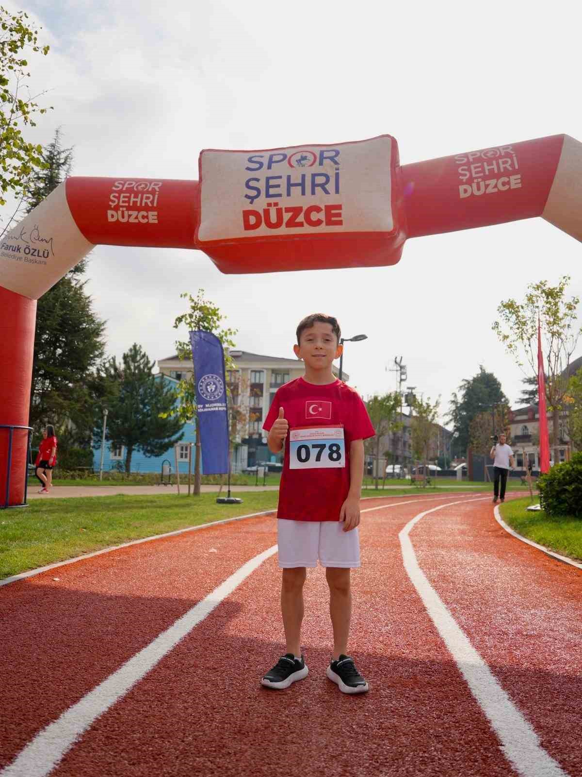 Düzce’de 2 kilometrelik parkurda "Zafer" için koştular