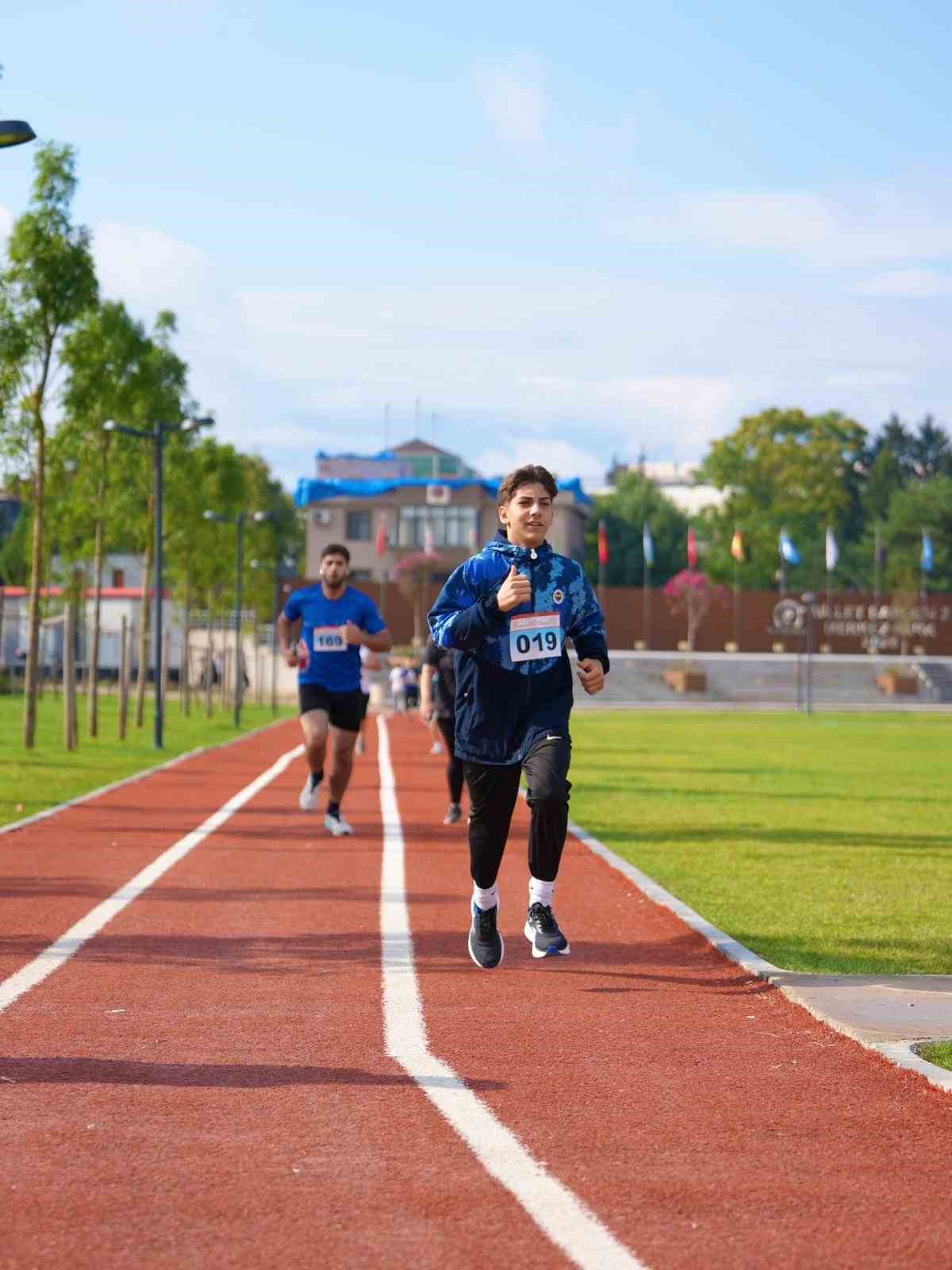 Düzce’de 2 kilometrelik parkurda "Zafer" için koştular
