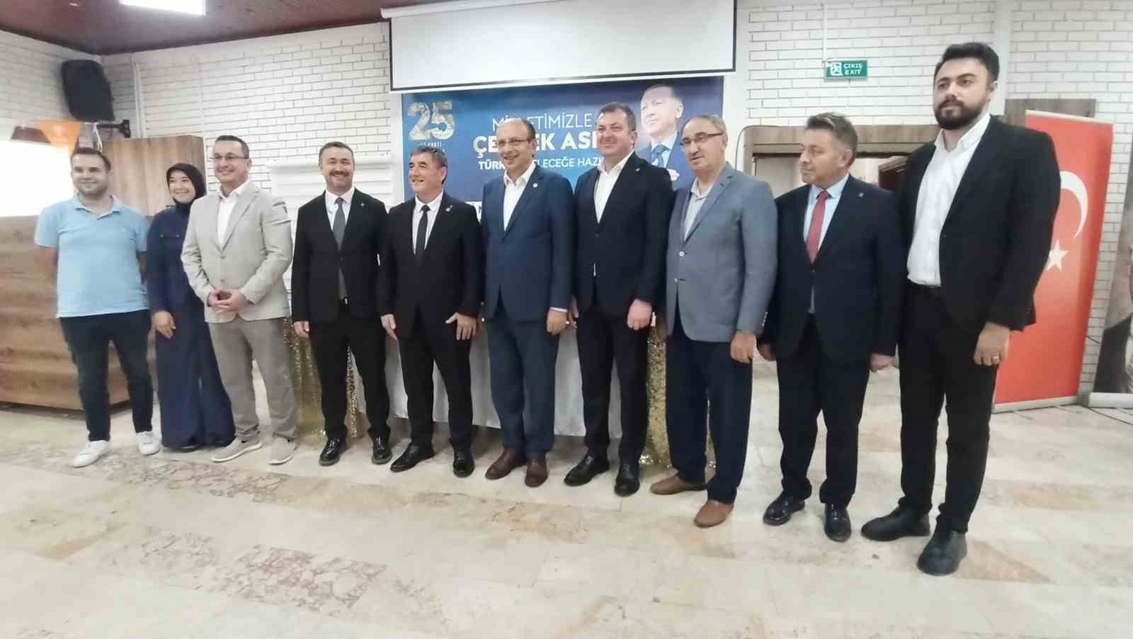 CHP’li meclis üyesi AK Parti’ye geçti
