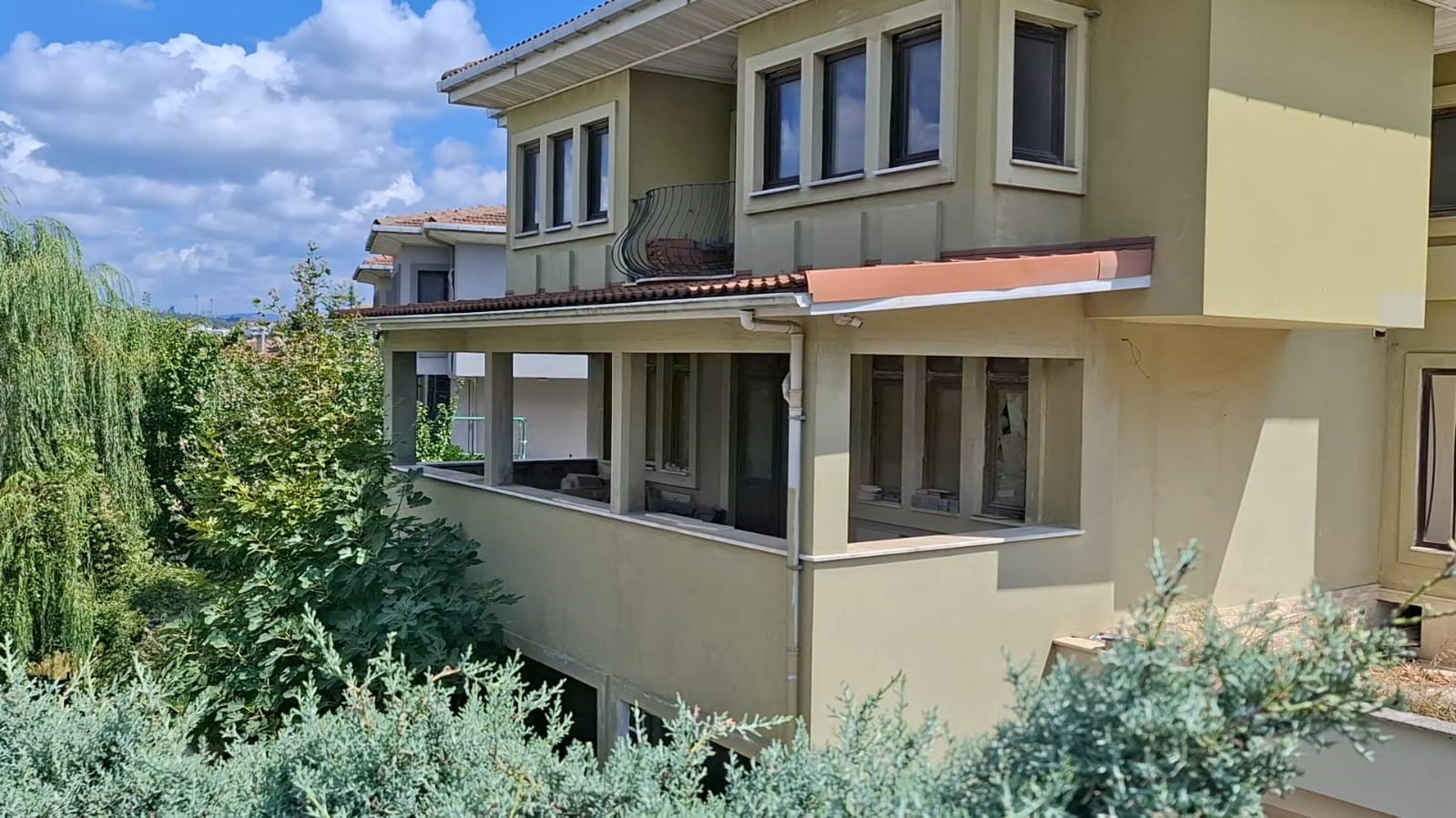 Yazar Murat Koparan Üsküdar’daki villasında ölü bulundu