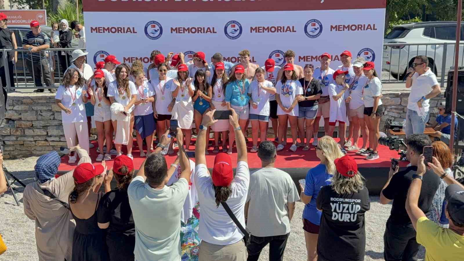 Bodrum’da sağlık için kulaç attılar: "Sağlığa Kulaç At" ikinci kez denizde