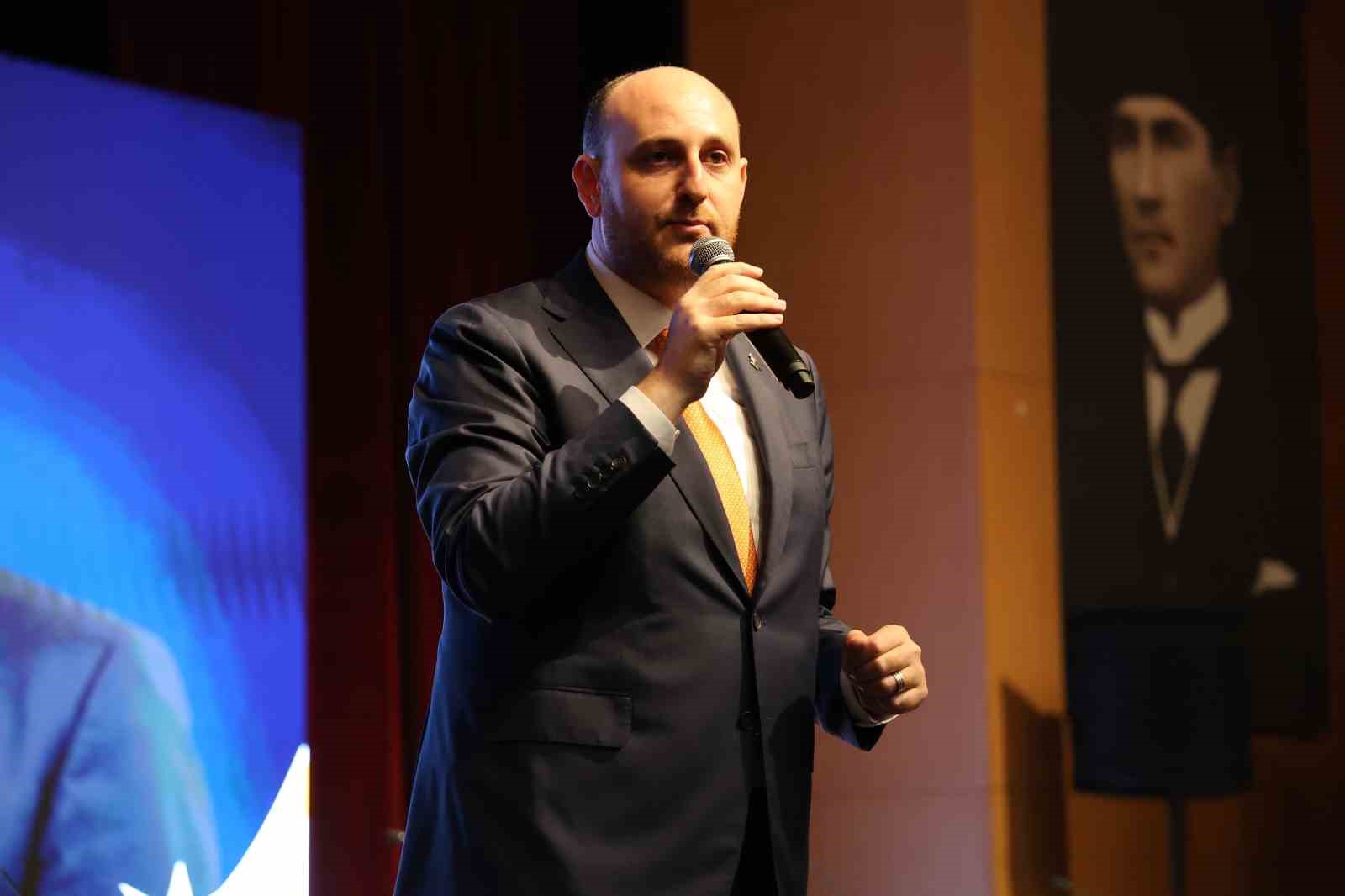 AK Parti Genel Başkan Yardımcısı Büyükgümüş: "Kritik eşik, terör örgütü PKK’nın silahları bırakarak varlığını tasfiye etmesidir"