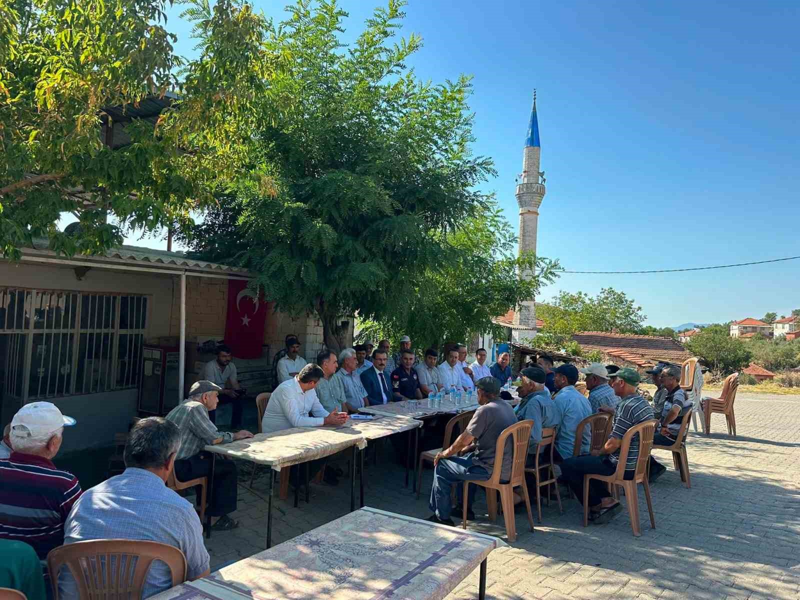 Salihli Kaymakamı Güldoğan, 3 mahallede talepleri dinledi