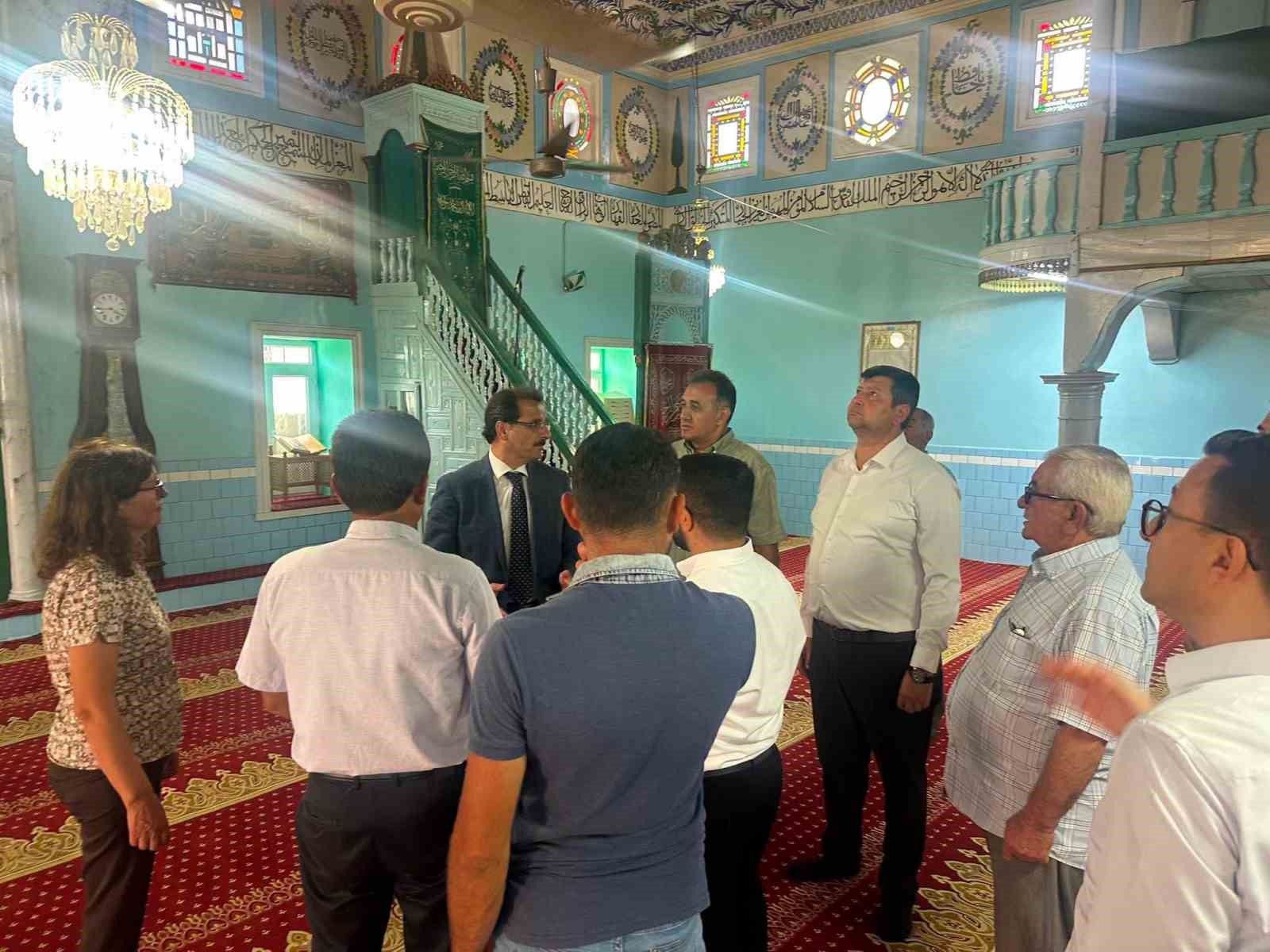 Salihli Kaymakamı Güldoğan, 3 mahallede talepleri dinledi