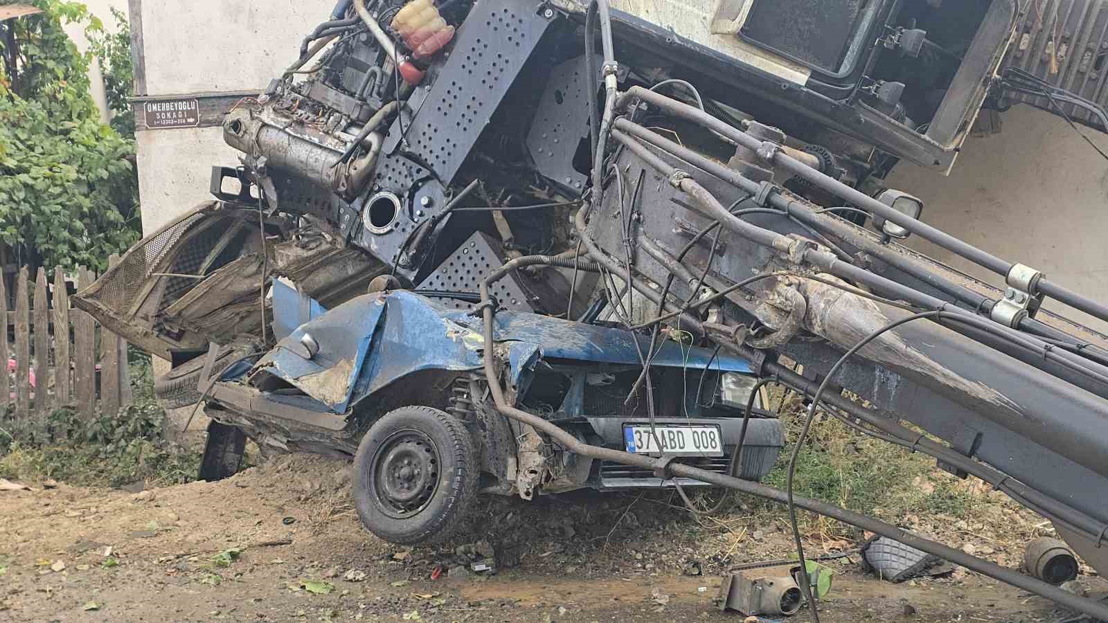 Karabük-Bartın yolunda feci kaza: Tır devrildi, 2 kişi hayatını kaybetti