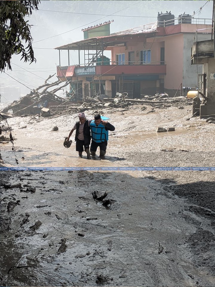 Nepal’deki sel felaketinde can kaybı 676’ya yükseldi