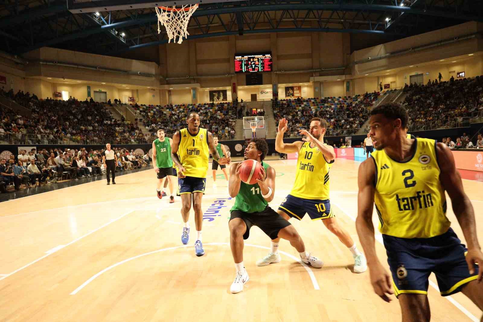 Hazırlık maçı: Körfez Basket: 82 - Fenerbahçe: 70