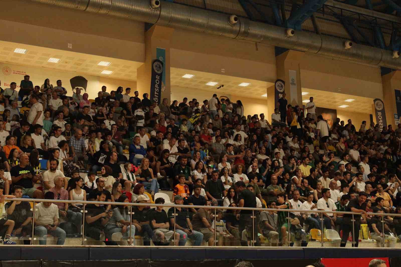 Hazırlık maçı: Körfez Basket: 82 - Fenerbahçe: 70