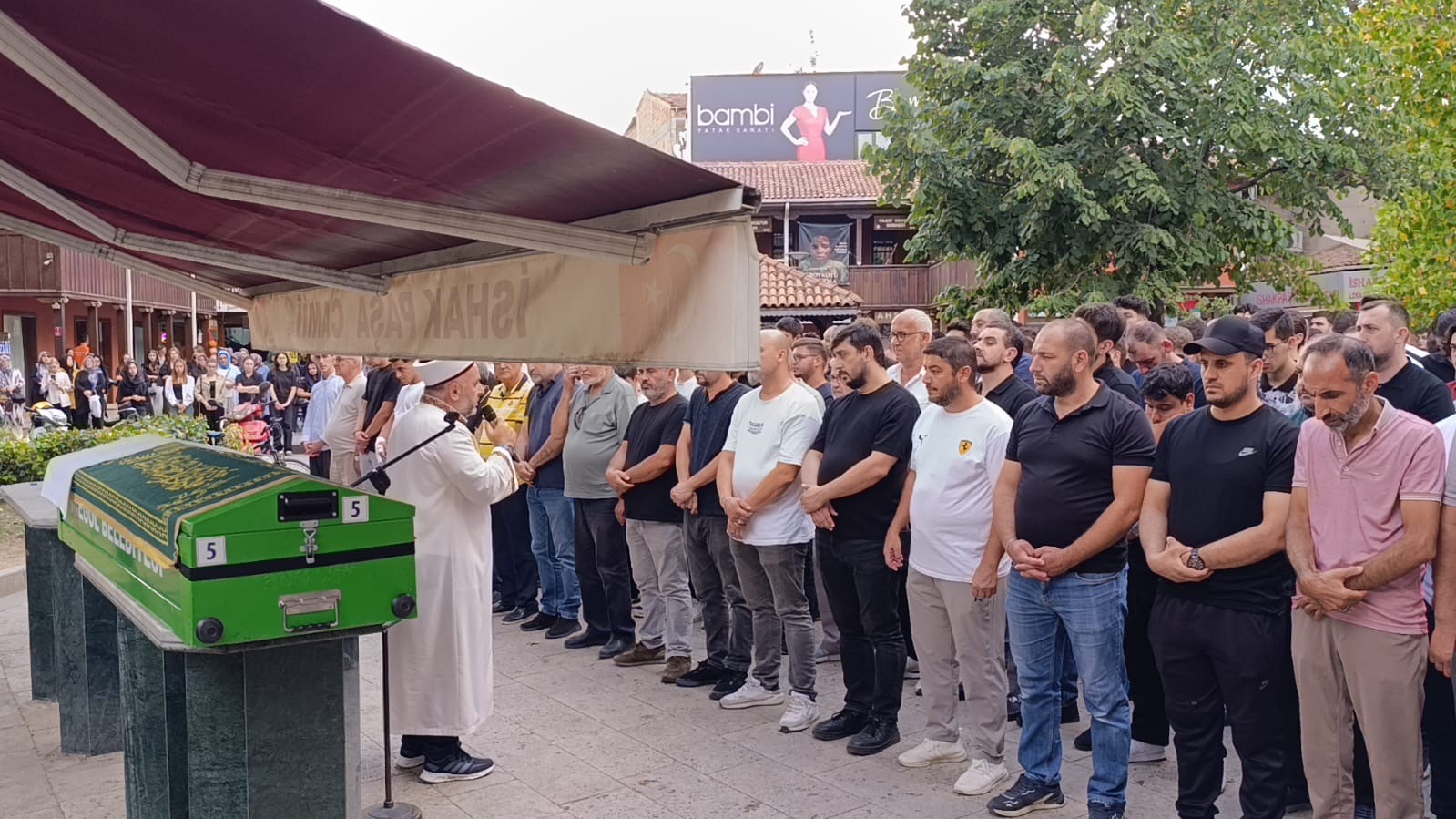Üniversite hayali yarım kaldı: Arkadaşları tabutunu omuzladı